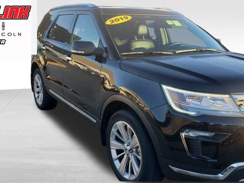 Used 2019 Ford Explorer Limited w/ Ford Safe & Smart Package AWD/4WD image 2