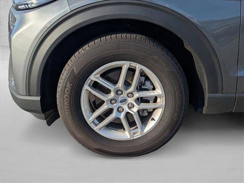 Used 2025 Ford Explorer Active w/ Active Comfort Package image 10
