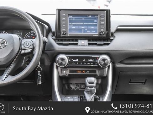 Used 2021 Toyota RAV4 LE image 12