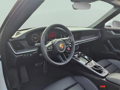 Used 2025 Porsche 911 Carrera image 9