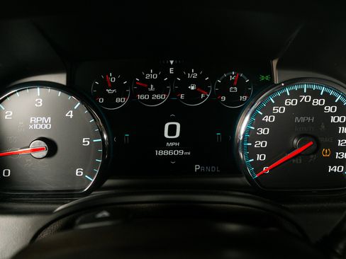 Used 2018 Chevrolet Suburban Premier w/ Max Trailering Package image 10