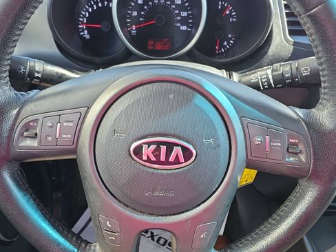 Used 2012 Kia Soul + image 9