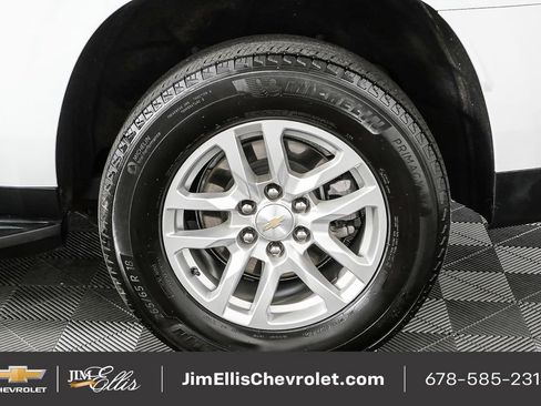 Used 2024 Chevrolet Suburban LT image 39