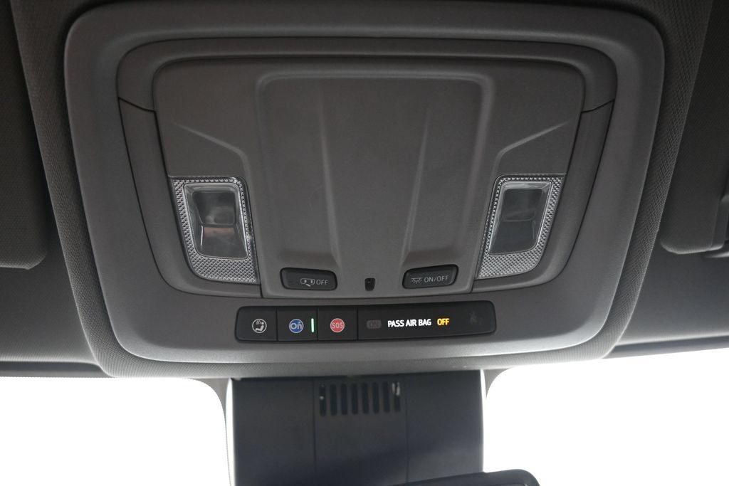 Used 2023 Chevrolet Silverado 1500 LTZ AWD/4WD image 18