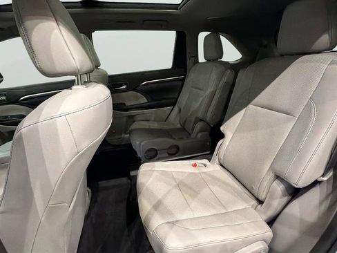Used 2016 Toyota Highlander Limited image 33