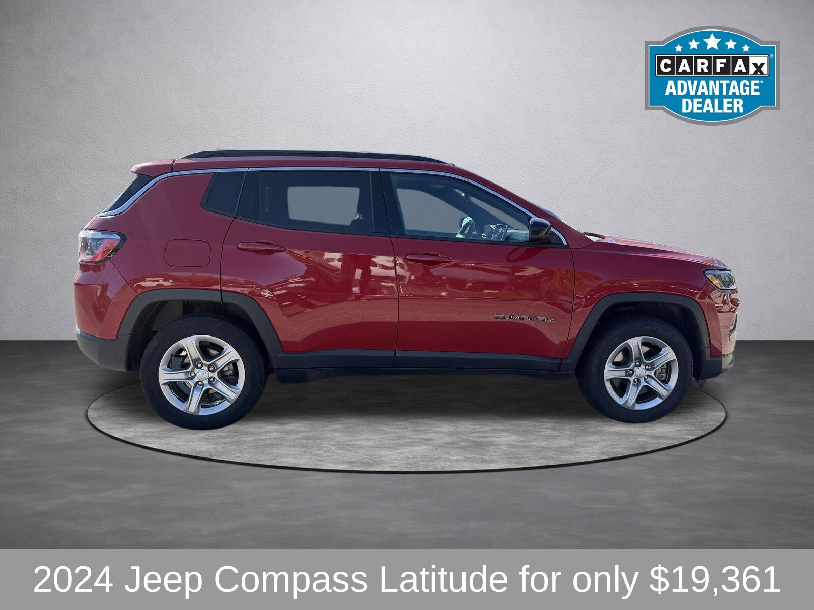 Used 2024 Jeep Compass Latitude AWD/4WD image 2