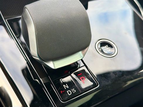 Used 2025 Land Rover Range Rover Sport Dynamic SE image 30