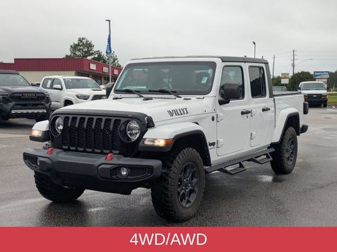 Used 2023 Jeep Gladiator Sport AWD/4WD image 6