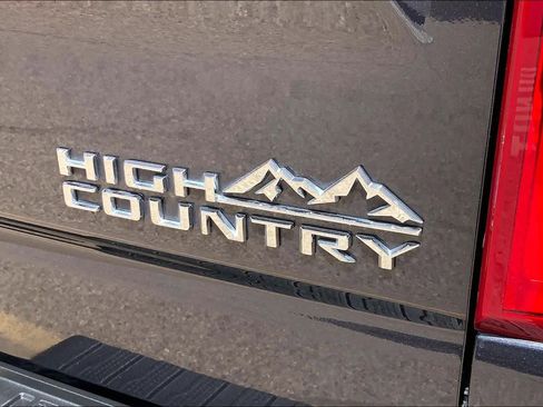 Used 2024 Chevrolet Silverado 1500 High Country w/ Technology Package AWD/4WD image 10