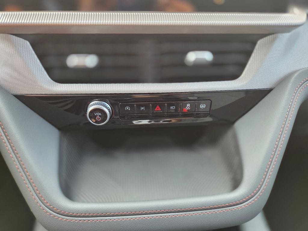New 2027 Ford Explorer Active RWD image 26