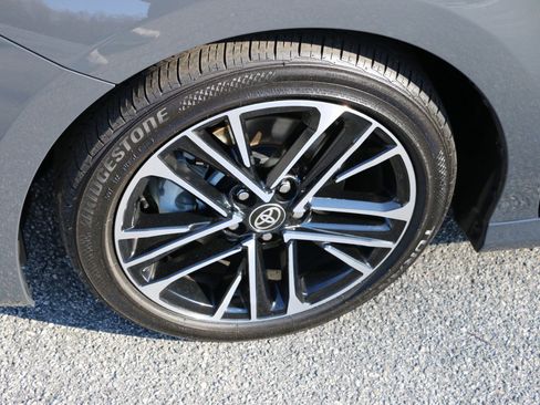 Used 2025 Toyota Camry XLE image 14