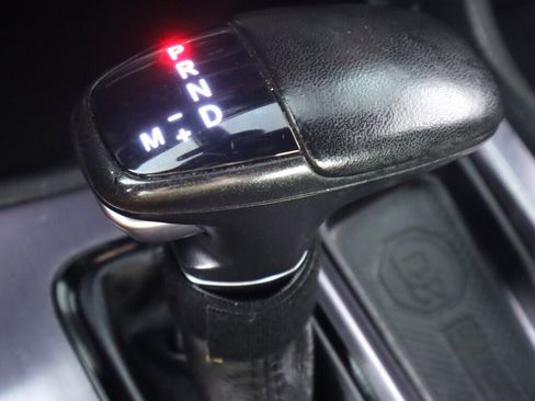Used 2017 Dodge Charger SE w/ Blacktop Package RWD image 23