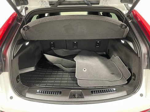 Used 2022 Cadillac XT4 Premium Luxury w/ Sun And Sound Package AWD/4WD image 25
