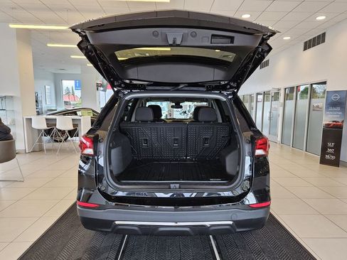 Used 2023 Chevrolet Equinox LT w/ LPO, Floor Liner Package AWD/4WD image 9