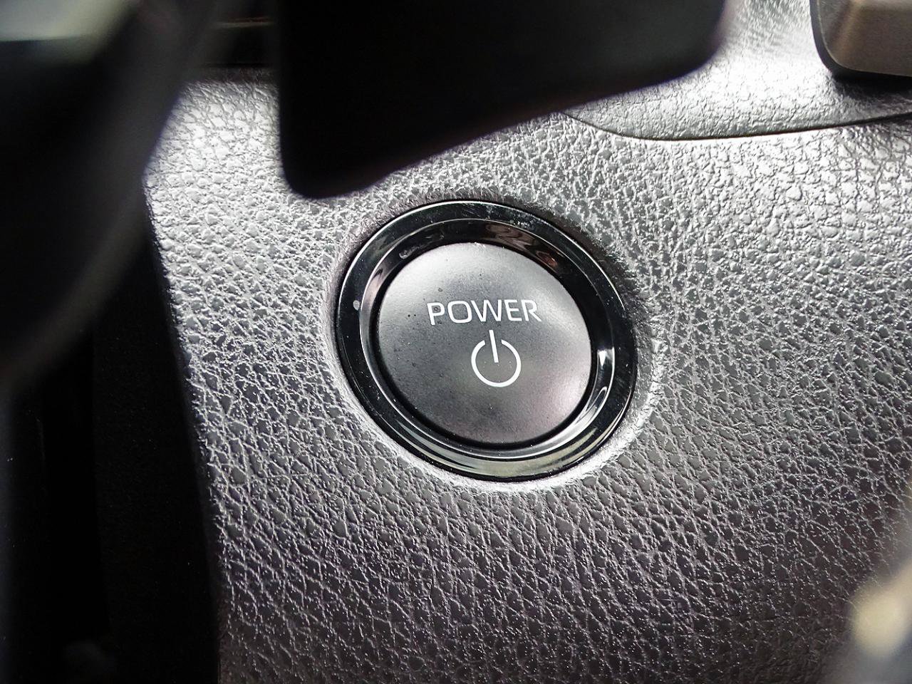 Used 2025 Toyota Camry SE w/ Convenience Package FWD image 35