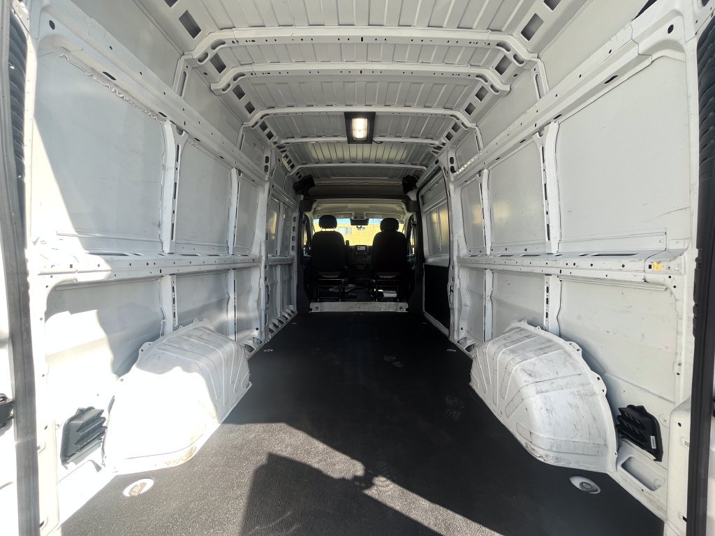 Used 2025 RAM ProMaster 2500 w/ Convenience Group FWD image 8