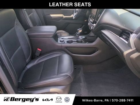 Used 2022 Chevrolet Traverse LT w/ LT Premium Package AWD/4WD image 29