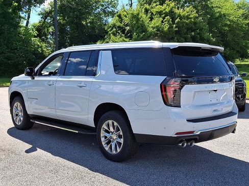 New 2026 Chevrolet Suburban Premier w/ Sun And Tow Package AWD/4WD image 3