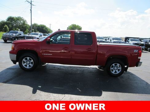 Used 2007 GMC Sierra 1500 SLT w/ SLE/SLT Trailering Package AWD/4WD image 13