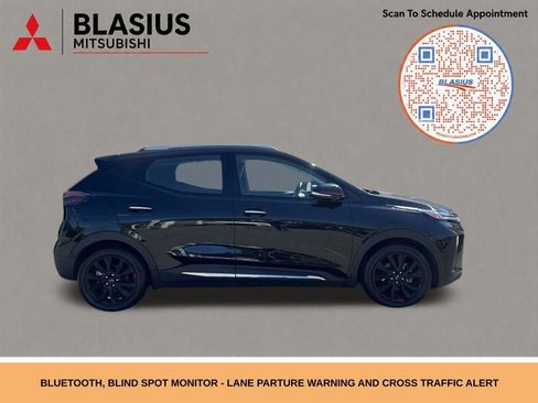 Used 2023 Chevrolet Bolt EUV Premier w/ Sun & Sound Package FWD image 10