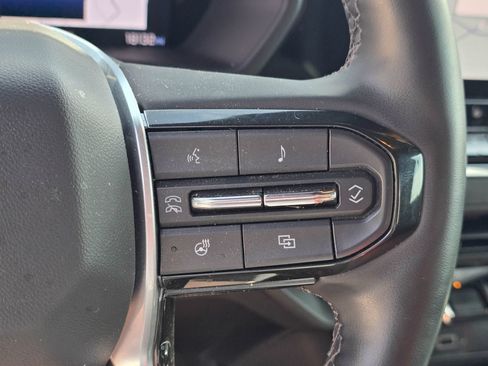 Used 2025 Chevrolet Colorado Trail Boss AWD/4WD image 22