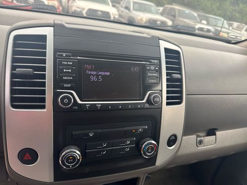 Used 2018 Nissan Frontier SV RWD image 19
