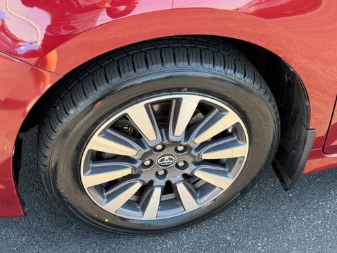 Used 2020 Toyota Sienna Limited Premium w/ Carpet Mat Package AWD/4WD image 4