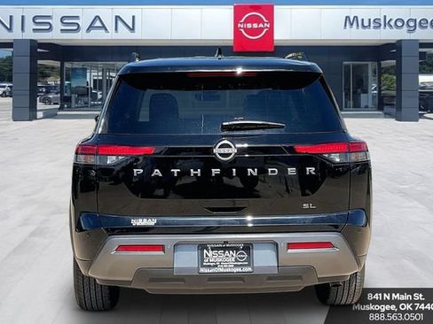 Used 2026 Nissan Pathfinder SL FWD image 6