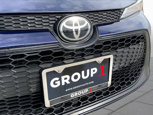 Used 2022 Toyota Corolla LE w/ LE Convenience Package FWD image 29