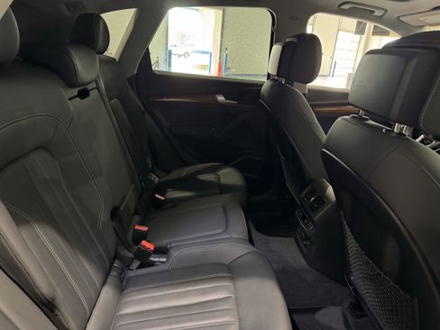 Used 2021 Audi Q5 Premium Plus w/ Premium Plus Package image 38