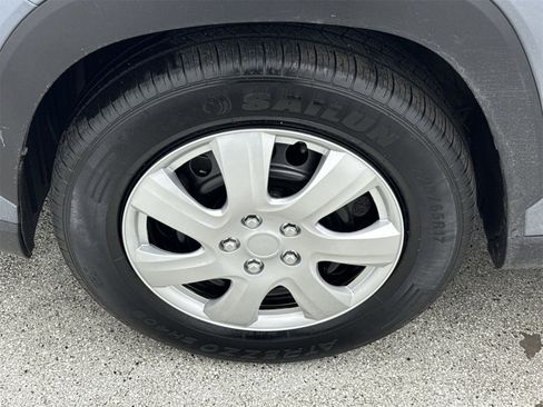 Used 2023 Toyota Corolla Cross L image 46