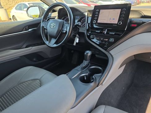 Used 2021 Toyota Camry SE FWD image 16