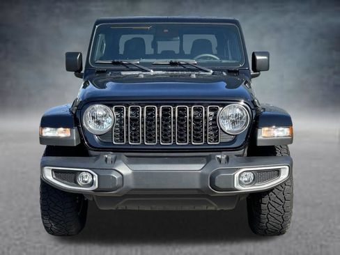 Used 2024 Jeep Gladiator Sport AWD/4WD image 8