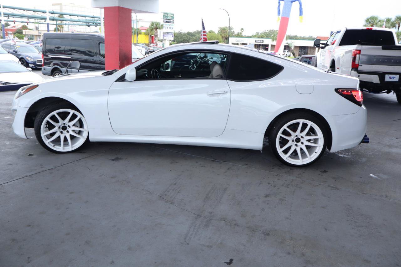 Used 2014 Hyundai Genesis 2.0T RWD image 10