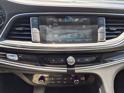 Used 2019 Buick Enclave Essence AWD/4WD image 23