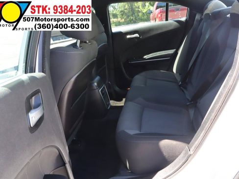 Used 2016 Dodge Charger SXT RWD image 13