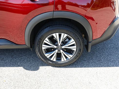 Used 2023 Nissan Rogue SV AWD/4WD image 4