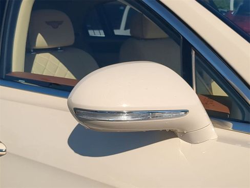 Used 2018 Bentley Flying Spur W12 image 13