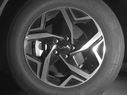 Used 2025 Kia Sportage LX image 11