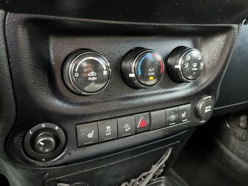 Used 2016 Jeep Wrangler Sahara AWD/4WD image 25