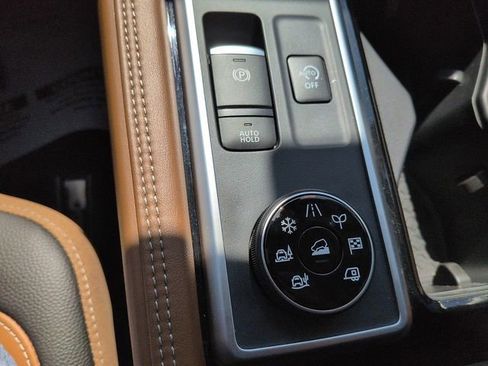 Used 2025 Nissan Pathfinder Platinum w/ Cargo Package AWD/4WD image 25