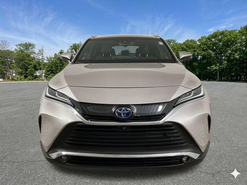 Used 2023 Toyota Venza Limited AWD/4WD image 3