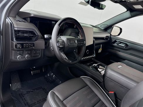 New 2026 GMC Yukon AT4 Ultimate AWD/4WD image 3
