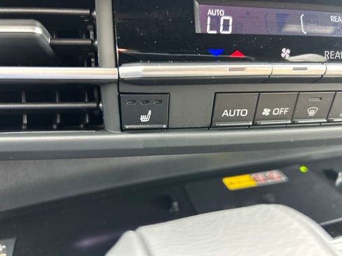 Used 2026 Toyota Sienna XLE Woodland Edition AWD/4WD image 22