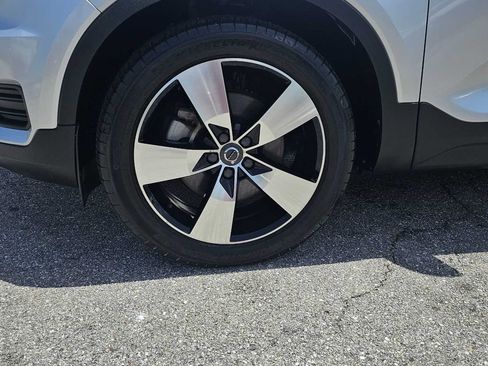 Used 2019 Volvo XC40 T5 Momentum AWD/4WD image 14