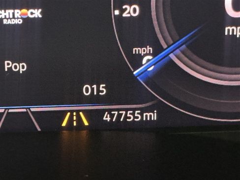 Used 2019 Volkswagen Atlas SEL R-Line FWD image 28