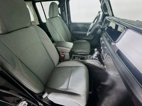Used 2025 Jeep Wrangler Sahara w/ Safety Group image 30