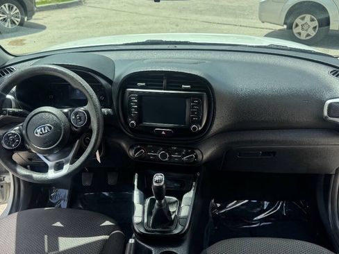 Used 2020 Kia Soul LX FWD image 14
