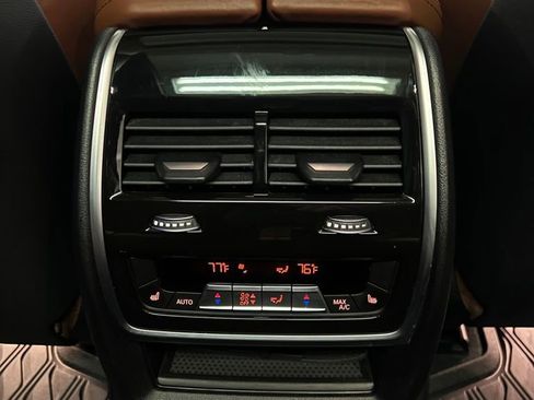 Used 2022 BMW X7 xDrive40i w/ M Sport Package image 19