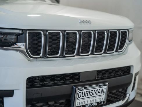 New 2026 Jeep Grand Cherokee L Laredo w/ Trailer Tow Package AWD/4WD image 11
